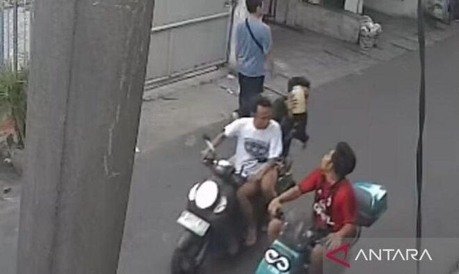 Latest News: 2 Men Suspected of Throwing Hard Water at Electric Motorcycle in Cengkareng