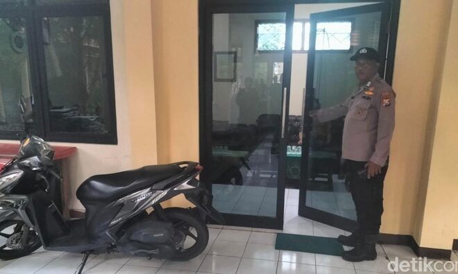 Latest News: The village head in Sidoarjo was walking around before being found dead by suicide